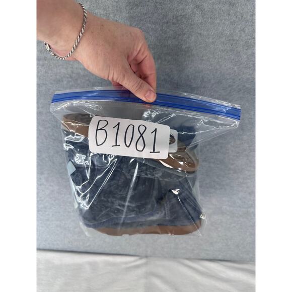 Ugg Little Girl's sz 10 (Toddler) Bailey Bow Crushed Velvet Blue Shearling Boot - Picture 13 of 13